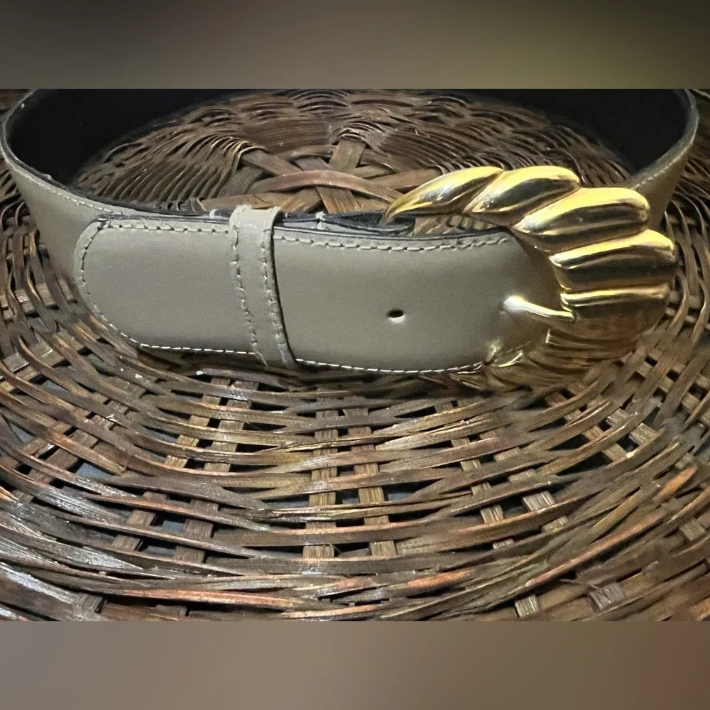 Tan Leather Belt with Gold Buckle by Magid, sz M